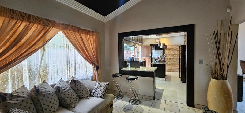 4 Bedroom Property for Sale in Theresa Park Gauteng