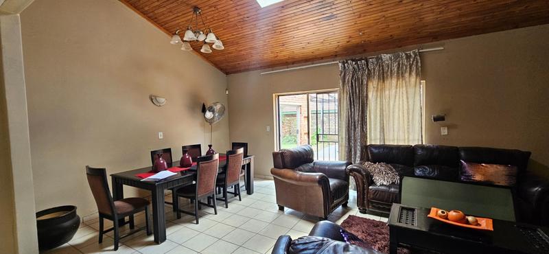 4 Bedroom Property for Sale in Theresa Park Gauteng