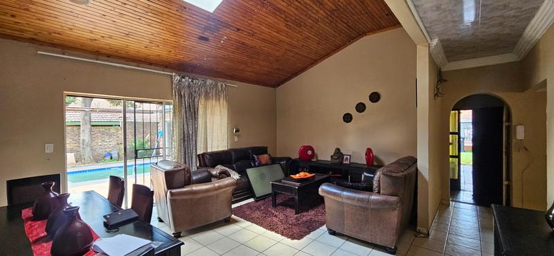 4 Bedroom Property for Sale in Theresa Park Gauteng