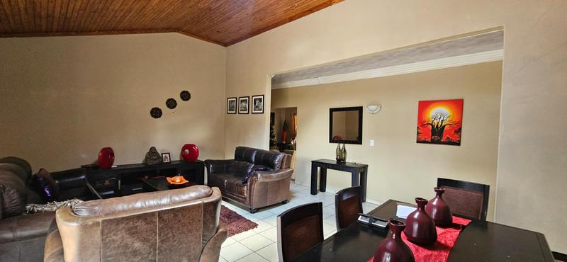 4 Bedroom Property for Sale in Theresa Park Gauteng