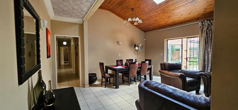 4 Bedroom Property for Sale in Theresa Park Gauteng