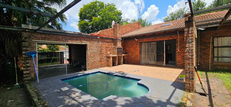 4 Bedroom Property for Sale in Theresa Park Gauteng