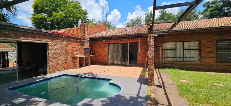 4 Bedroom Property for Sale in Theresa Park Gauteng