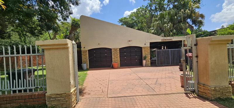 4 Bedroom Property for Sale in Theresa Park Gauteng