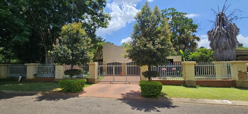 4 Bedroom Property for Sale in Theresa Park Gauteng
