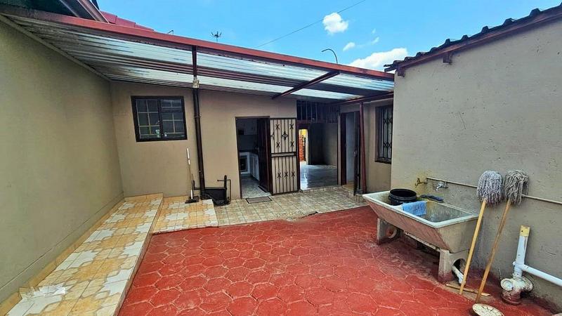 4 Bedroom Property for Sale in Atteridgeville Gauteng