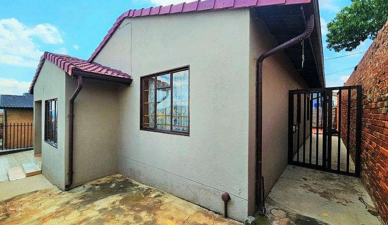 4 Bedroom Property for Sale in Atteridgeville Gauteng
