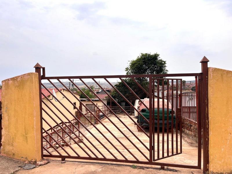 2 Bedroom Property for Sale in Atteridgeville Gauteng