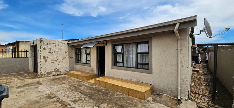 5 Bedroom Property for Sale in Atteridgeville Gauteng