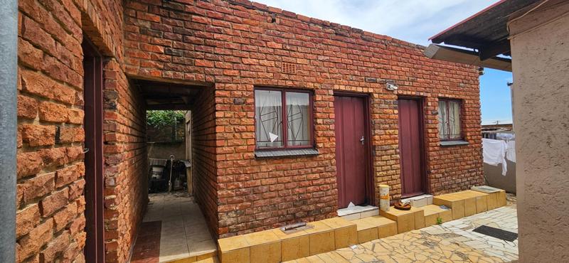 5 Bedroom Property for Sale in Atteridgeville Gauteng
