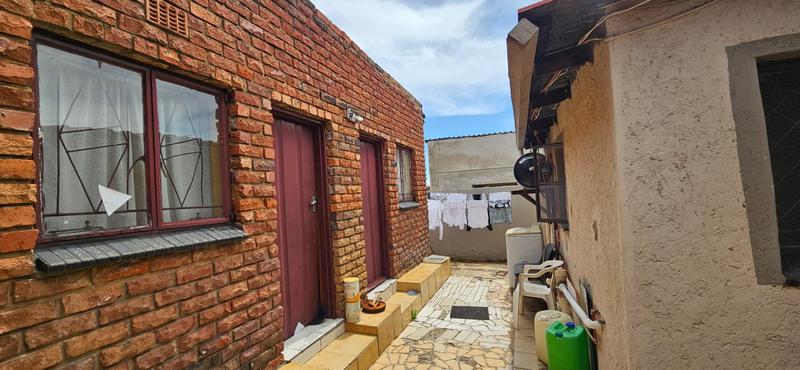 5 Bedroom Property for Sale in Atteridgeville Gauteng