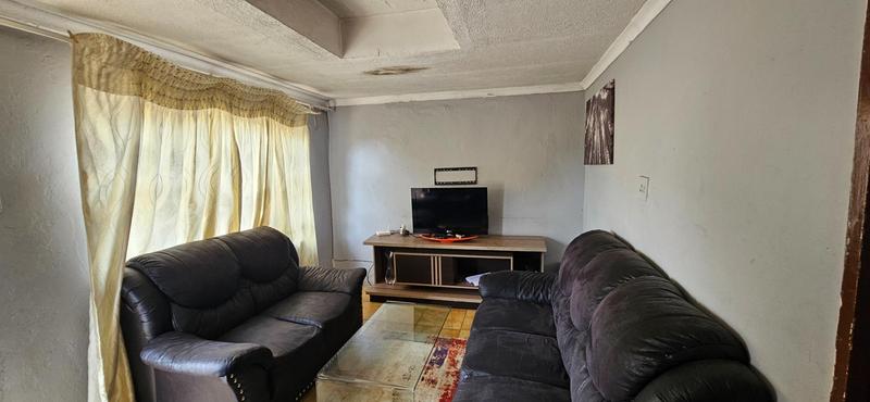 5 Bedroom Property for Sale in Atteridgeville Gauteng