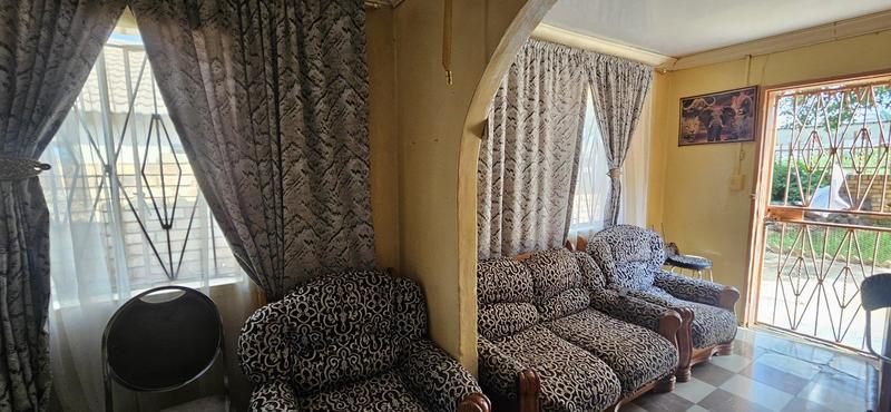 2 Bedroom Property for Sale in Lotus Gardens Gauteng