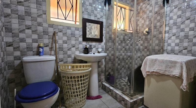 2 Bedroom Property for Sale in Lotus Gardens Gauteng