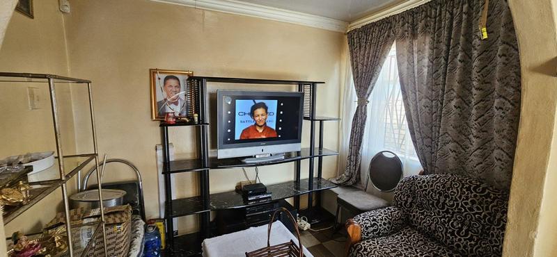 2 Bedroom Property for Sale in Lotus Gardens Gauteng