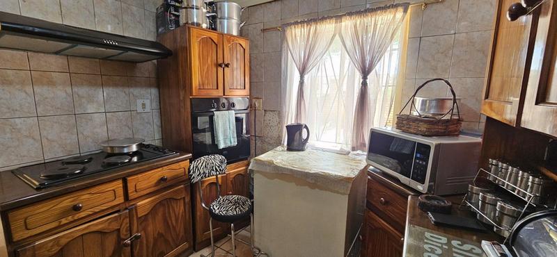 2 Bedroom Property for Sale in Lotus Gardens Gauteng