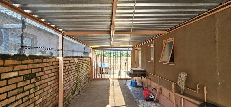 2 Bedroom Property for Sale in Lotus Gardens Gauteng