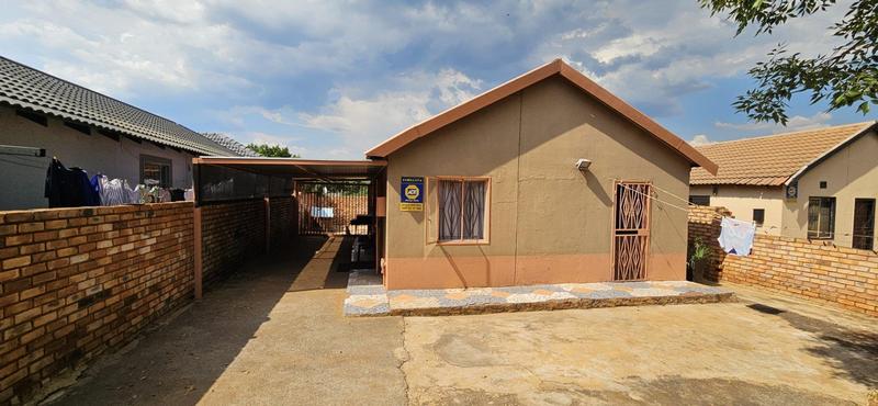 2 Bedroom Property for Sale in Lotus Gardens Gauteng