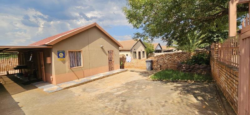 2 Bedroom Property for Sale in Lotus Gardens Gauteng