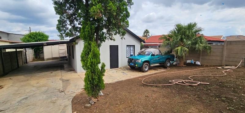 2 Bedroom Property for Sale in Lotus Gardens Gauteng
