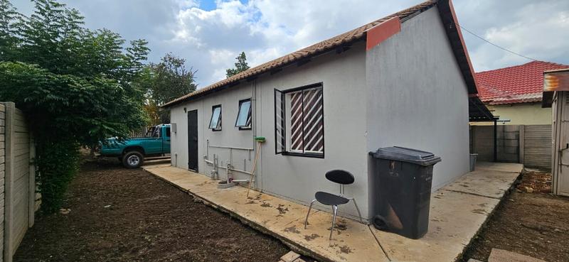 2 Bedroom Property for Sale in Lotus Gardens Gauteng