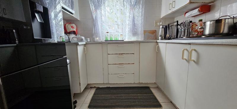 2 Bedroom Property for Sale in Lotus Gardens Gauteng