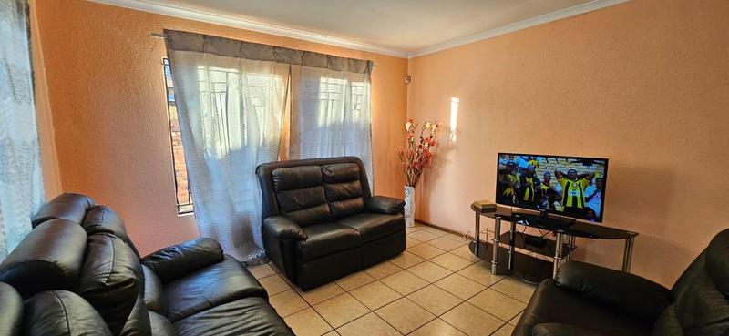 3 Bedroom Property for Sale in Lotus Gardens Gauteng