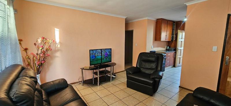 3 Bedroom Property for Sale in Lotus Gardens Gauteng