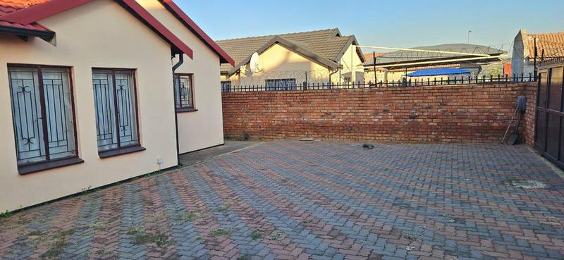 3 Bedroom Property for Sale in Lotus Gardens Gauteng