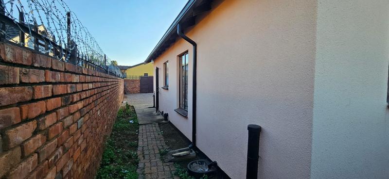 3 Bedroom Property for Sale in Lotus Gardens Gauteng