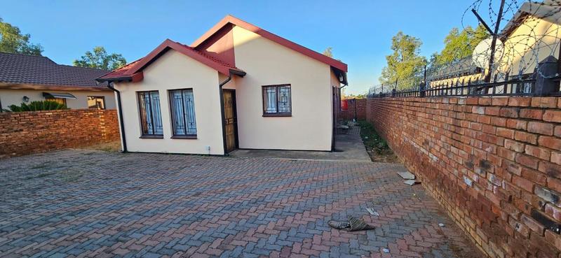 3 Bedroom Property for Sale in Lotus Gardens Gauteng