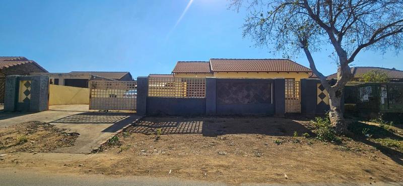 2 Bedroom Property for Sale in Lotus Gardens Gauteng