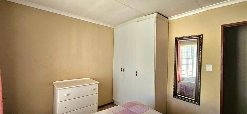 2 Bedroom Property for Sale in Lotus Gardens Gauteng