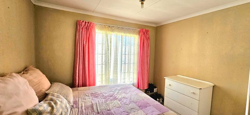 2 Bedroom Property for Sale in Lotus Gardens Gauteng
