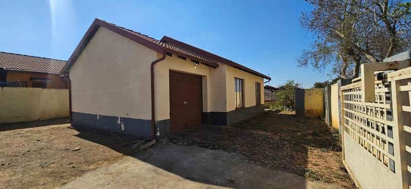 2 Bedroom Property for Sale in Lotus Gardens Gauteng