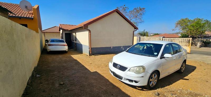 2 Bedroom Property for Sale in Lotus Gardens Gauteng