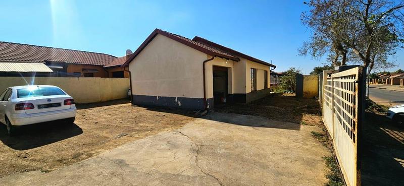2 Bedroom Property for Sale in Lotus Gardens Gauteng