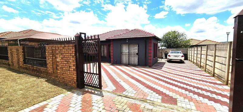 3 Bedroom Property for Sale in Lotus Gardens Gauteng
