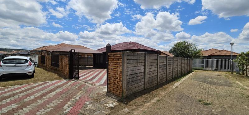 3 Bedroom Property for Sale in Lotus Gardens Gauteng