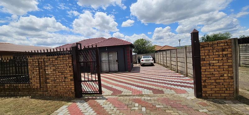 3 Bedroom Property for Sale in Lotus Gardens Gauteng