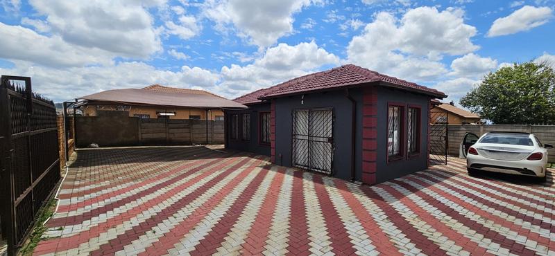 3 Bedroom Property for Sale in Lotus Gardens Gauteng