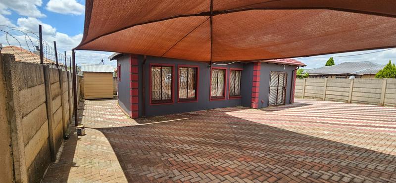 3 Bedroom Property for Sale in Lotus Gardens Gauteng