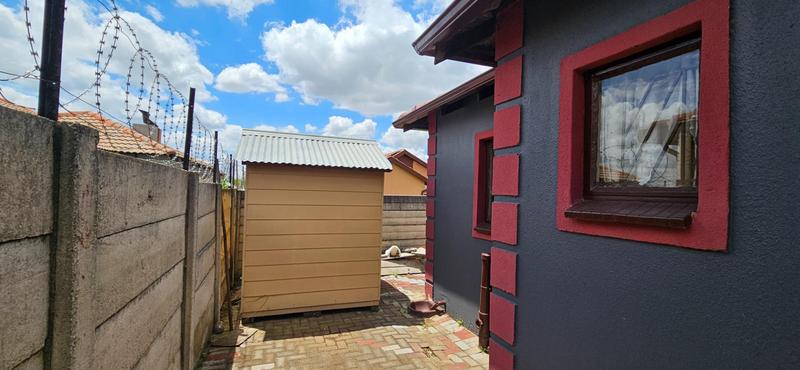 3 Bedroom Property for Sale in Lotus Gardens Gauteng