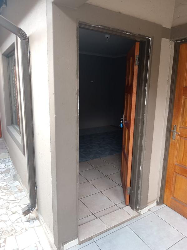 2 Bedroom Property for Sale in Daveyton Gauteng