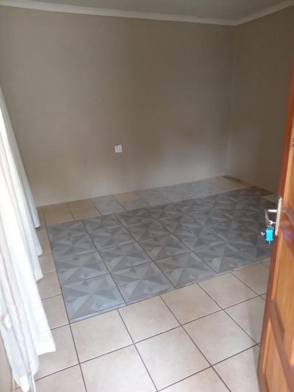 2 Bedroom Property for Sale in Daveyton Gauteng