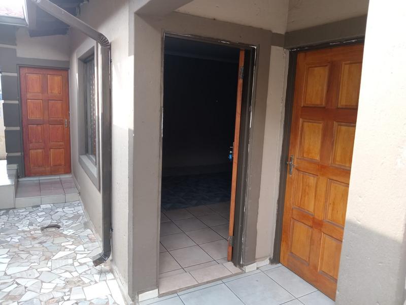 2 Bedroom Property for Sale in Daveyton Gauteng