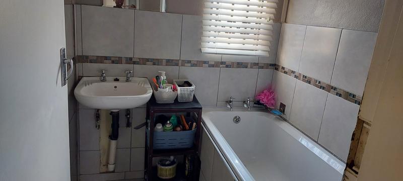 3 Bedroom Property for Sale in Rosslyn Gauteng
