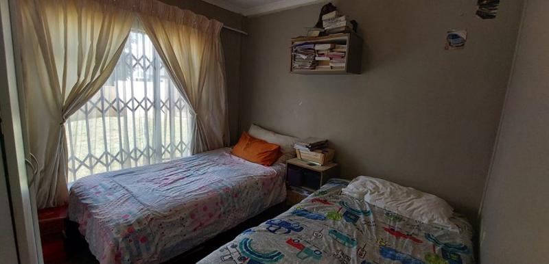 3 Bedroom Property for Sale in Rosslyn Gauteng