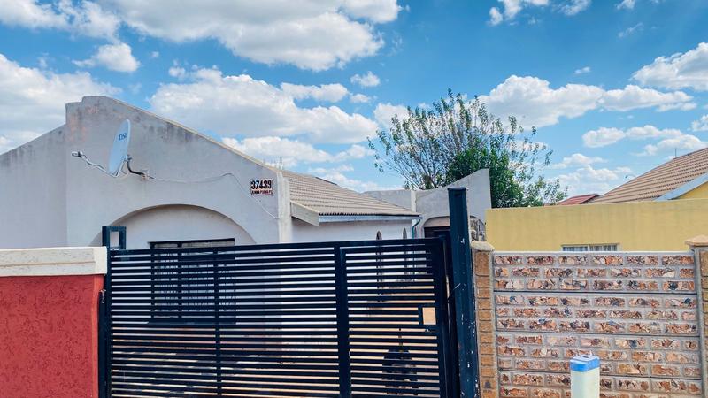 3 Bedroom Property for Sale in Lenasia South Gauteng