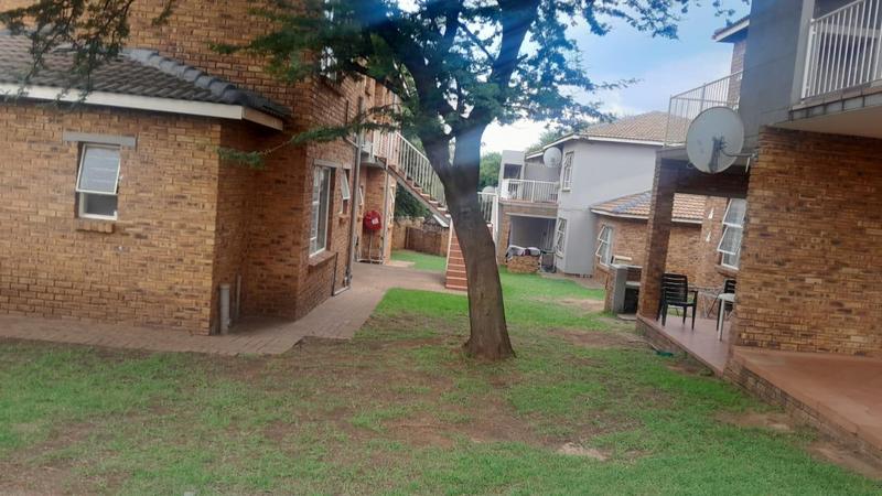 2 Bedroom Property for Sale in Groblerpark Gauteng